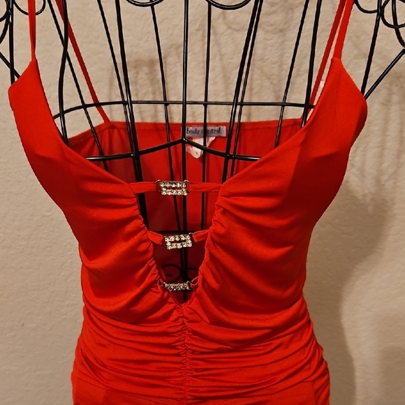 Body Central Bold Red Ruched Camisole - Picture 5 of 6